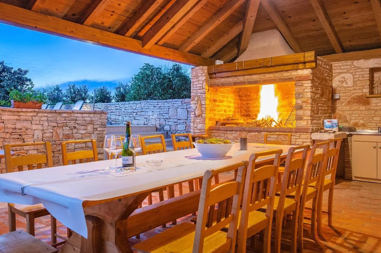 Holiday House Meri Svetvinčenat 克罗地亚